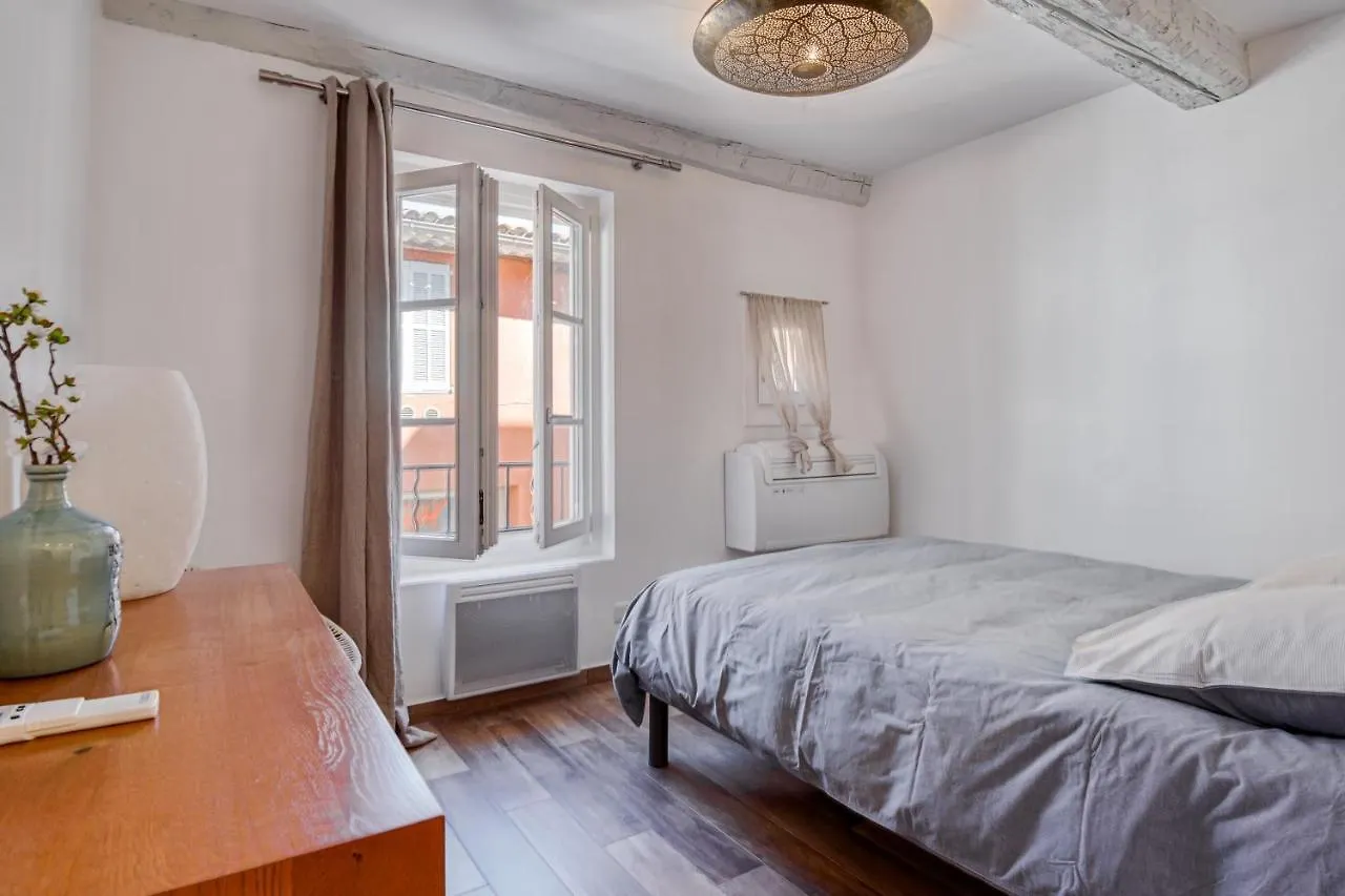 Le Semillon Apartment Bandol 0*,  France